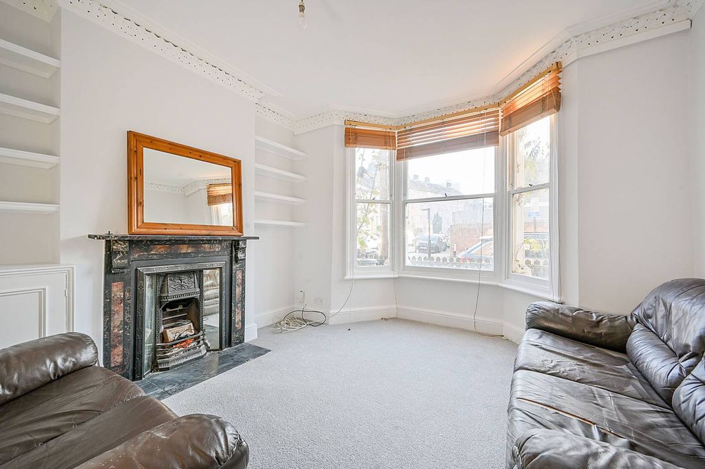 Property photo 2 of 12