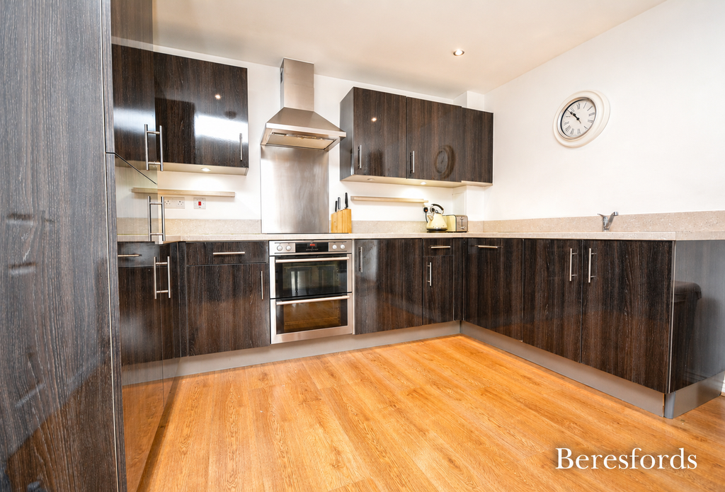 Property photo 1 of 8 Kitchen