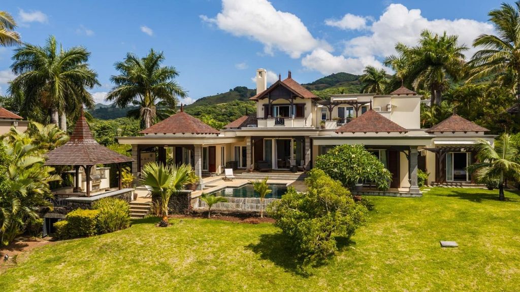 Property photo 2 of 11