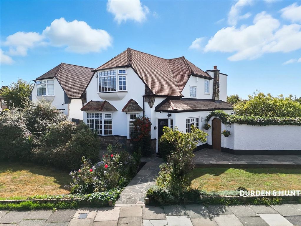 Property photo 1 of 28 Deveron Way