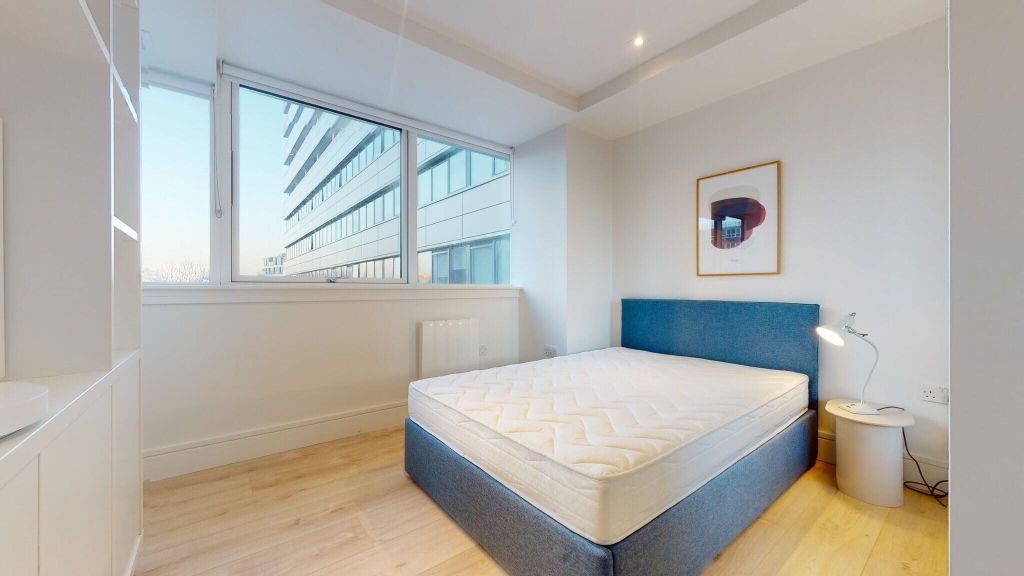 Property photo 3 of 18 Bedroom