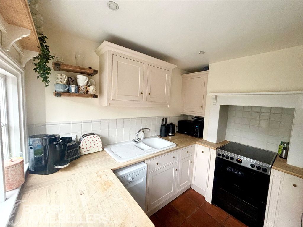 Property photo 2 of 13 Picture No. 32