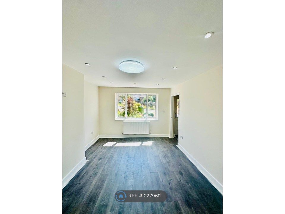 Property photo 1 of 3
