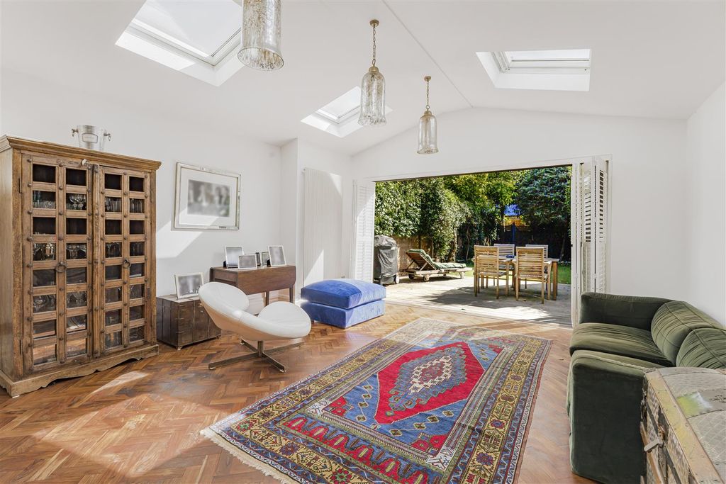 Property photo 3 of 17 Ped07138.Jpg