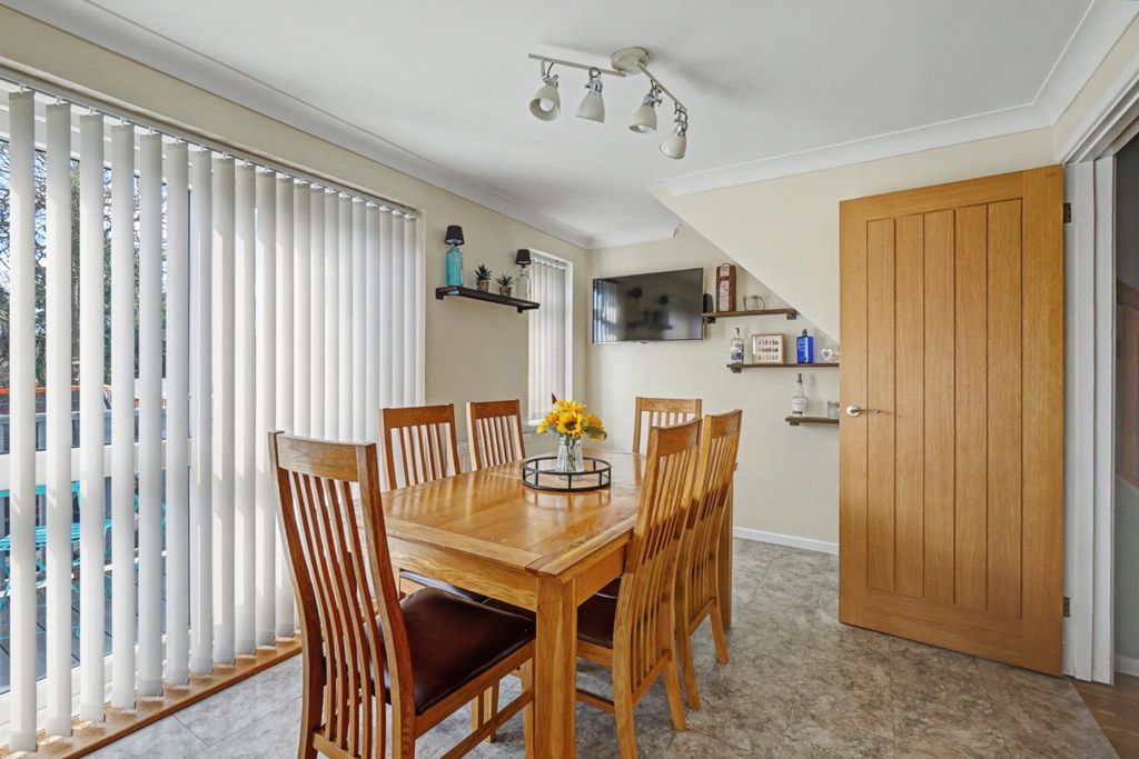 Property photo 3 of 21 4918717