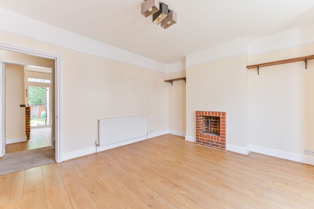 Property photo 3 of 14