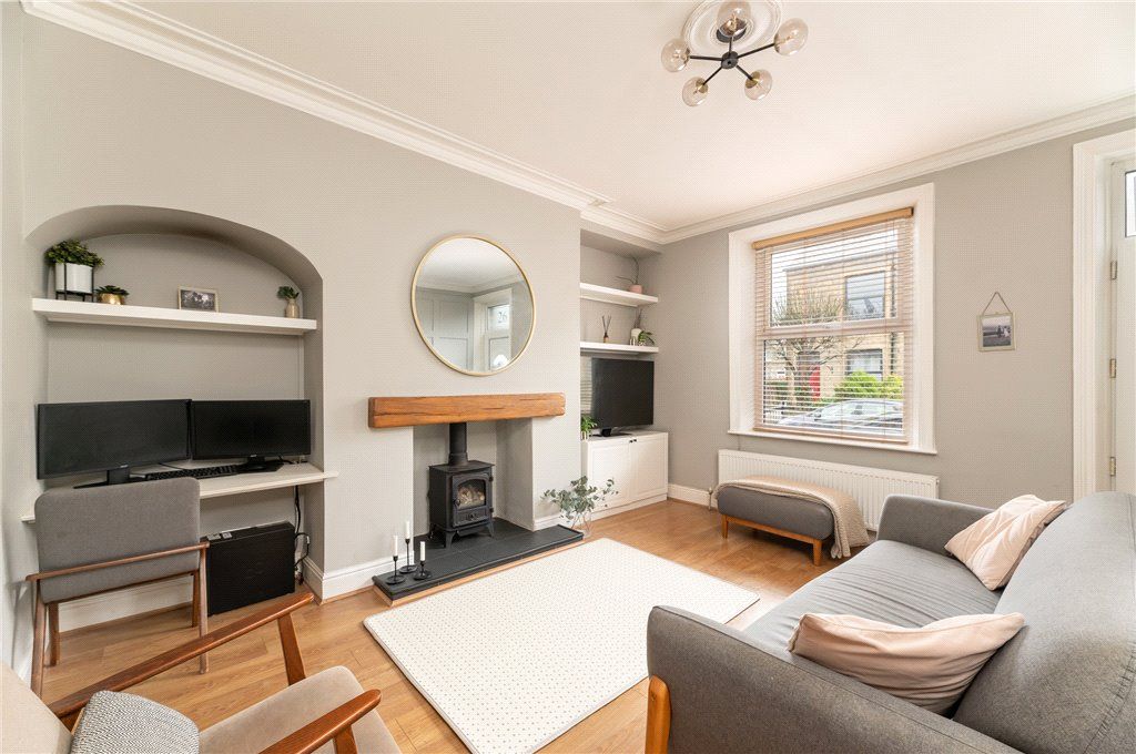 Property photo 2 of 21 Lounge