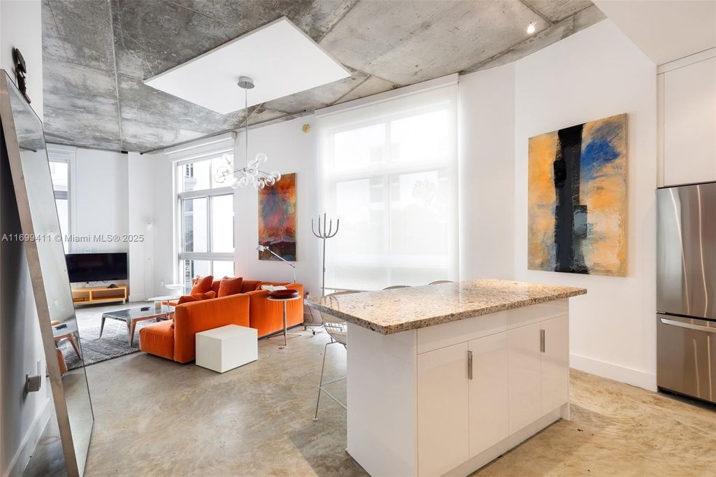 Property photo 2 of 15 <Alttext/>