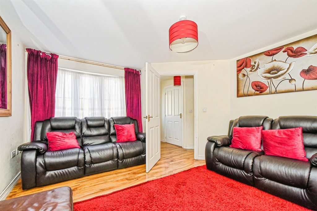 Property photo 3 of 16