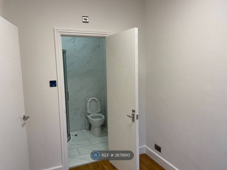 Property photo 3 of 9 Downstairs Ensuite (Being Renovated)