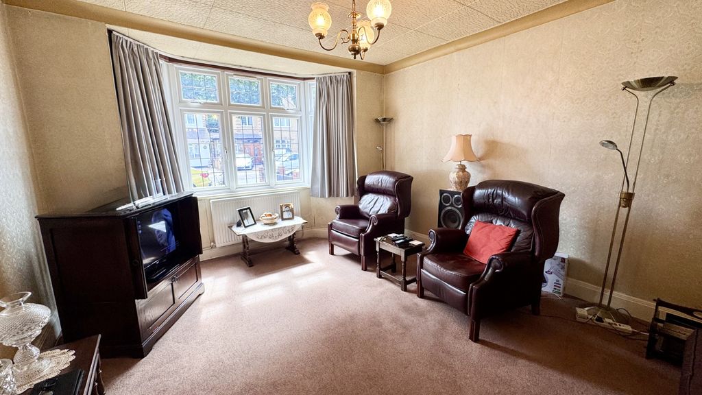 Property photo 3 of 27