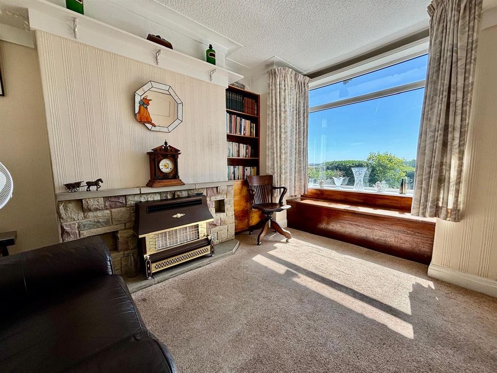 Property photo 3 of 29 Dining Room / Sitting Room: