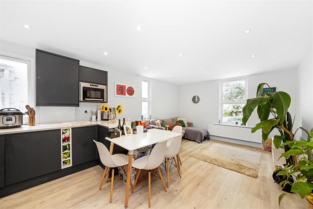 Property photo 2 of 13 Reception Room / Kitchen