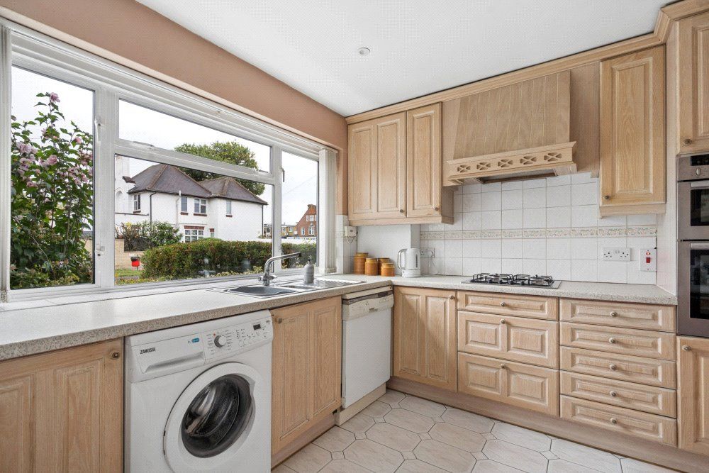 Property photo 3 of 23 Picture No. 02