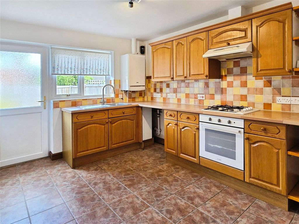 Property photo 3 of 9 Dining Kitchen
