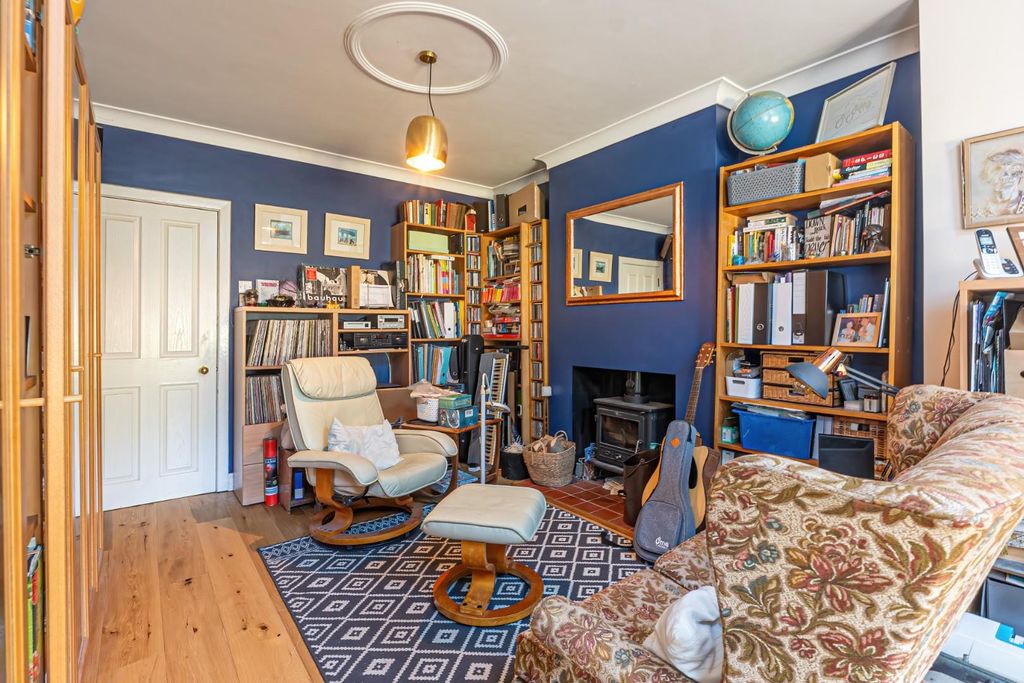 Property photo 3 of 18