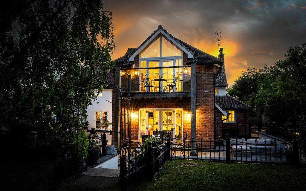 Property photo 1 of 53 Hoe Hill Cottage 126