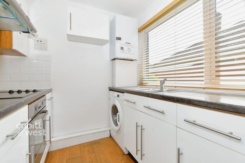 Property photo 3 of 10 16998624-901Gfsm1