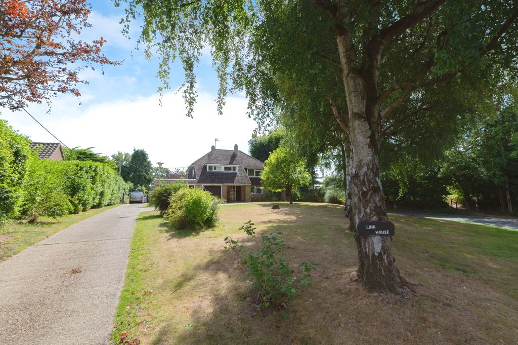 Property photo 3 of 24