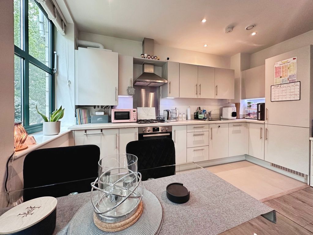 Property photo 2 of 8 Pbox-Img.Jpg