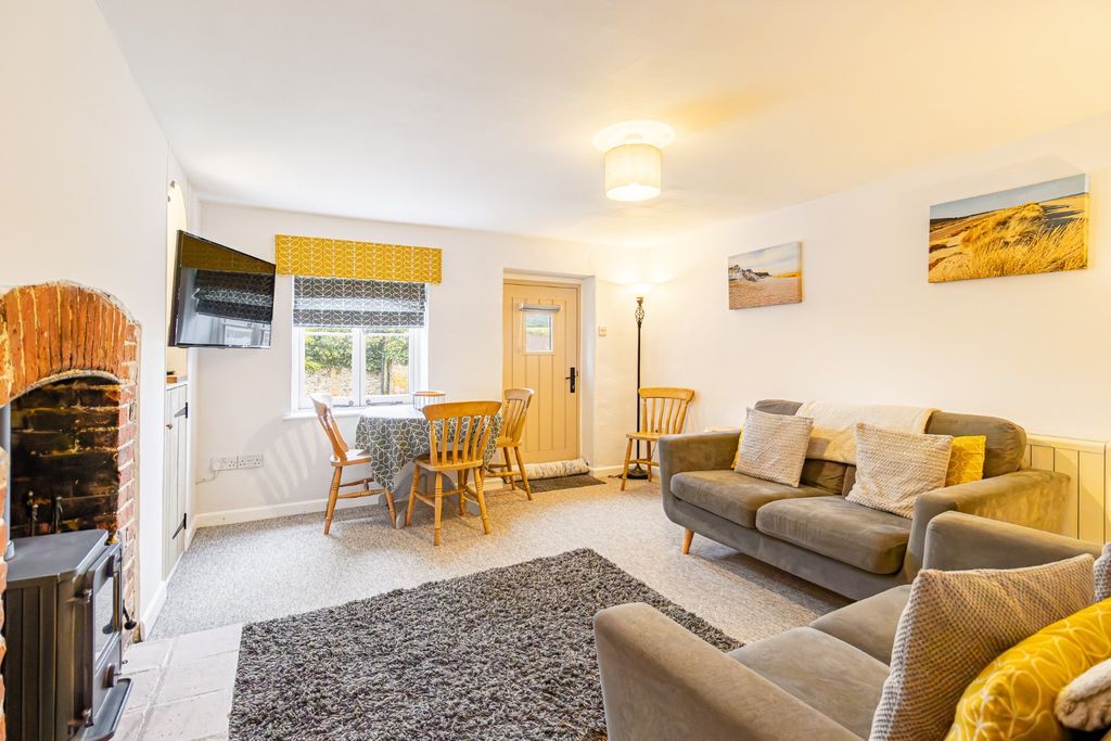 Property photo 2 of 25 4472864