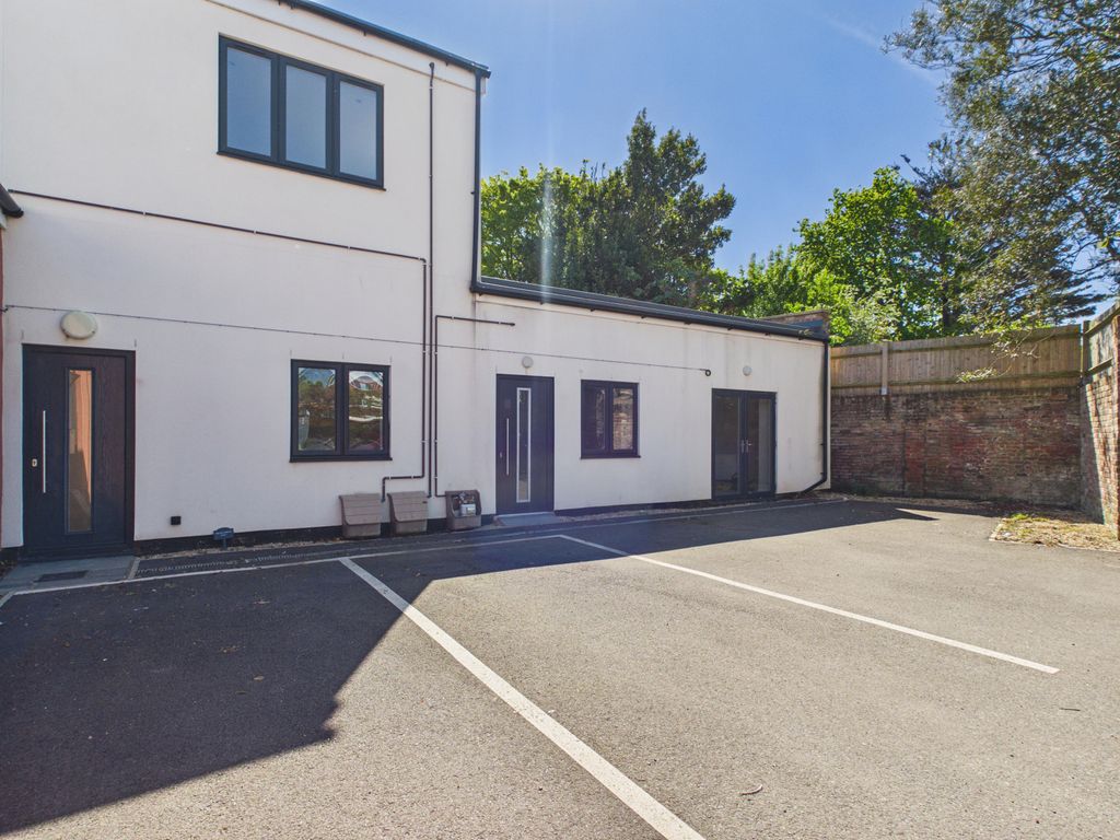 Property photo 2 of 3 Gallery