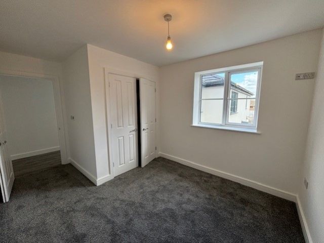Property photo 3 of 7 Bedroom With Fitted Wardrobes