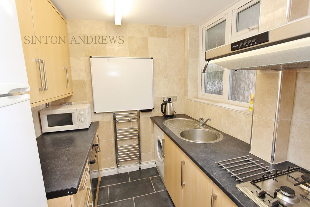 Property photo 3 of 9 Photo 6