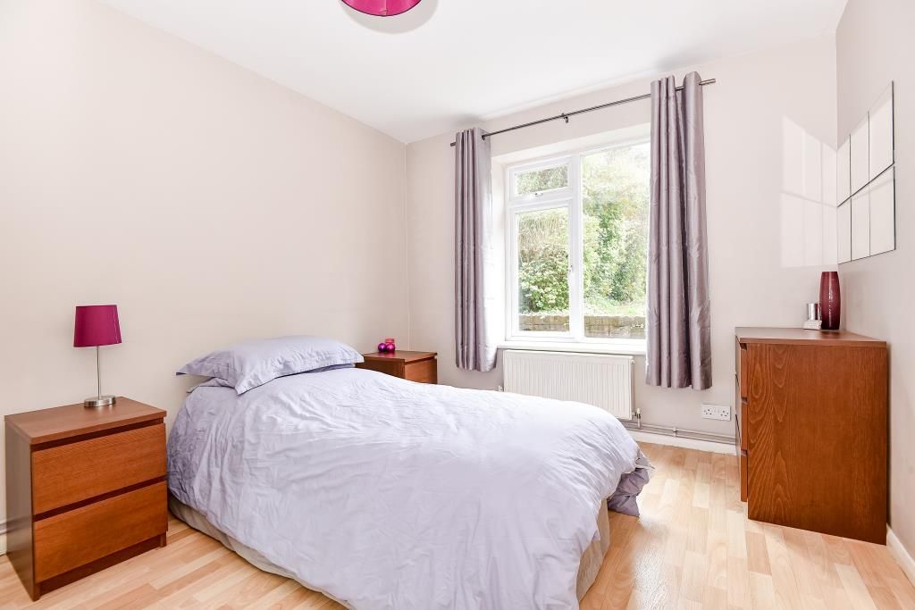 Property photo 3 of 6 Kitchen