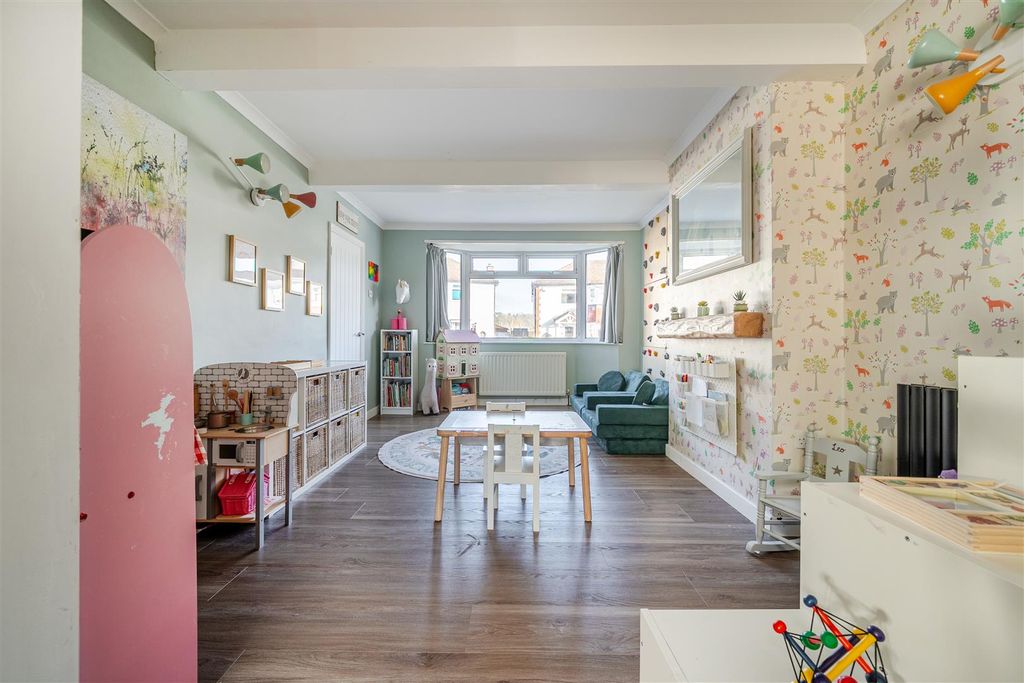 Property photo 3 of 20 Living Room