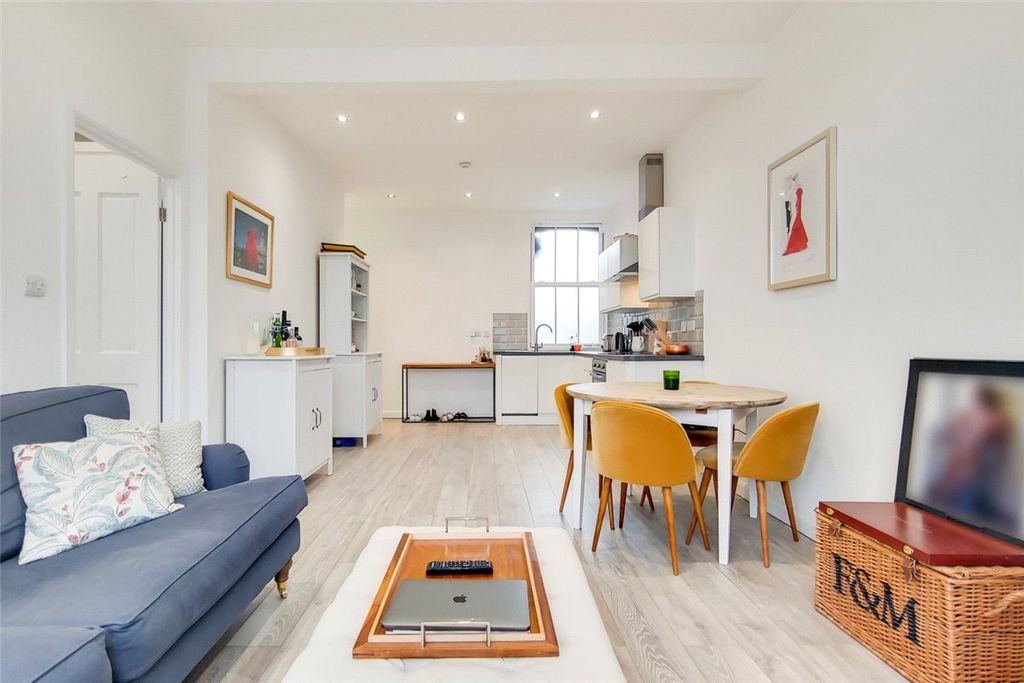 Property photo 3 of 10 Picture No. 14