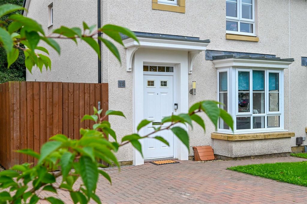 Property photo 2 of 23