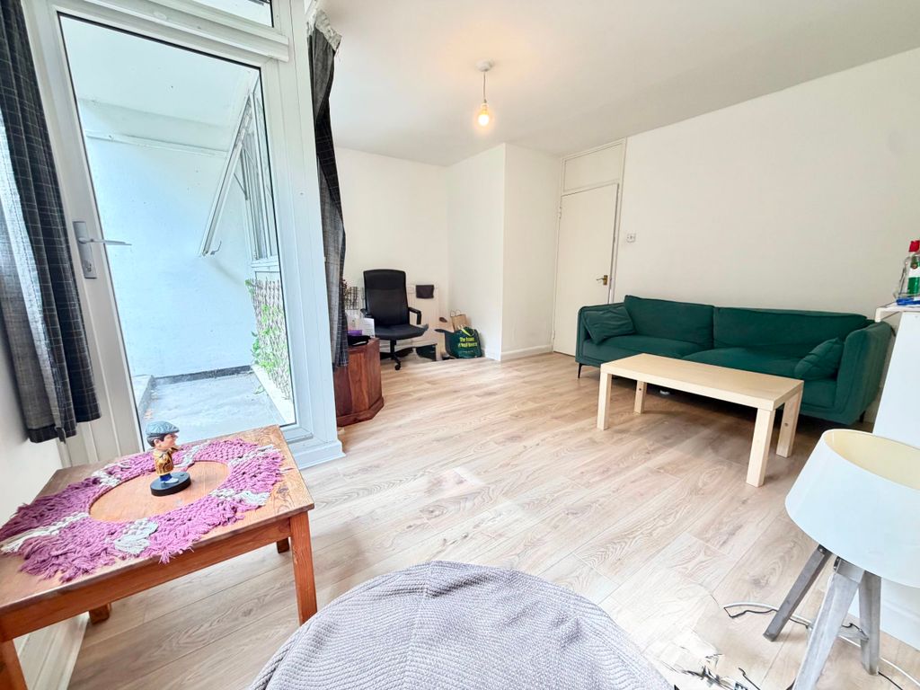Property photo 3 of 25