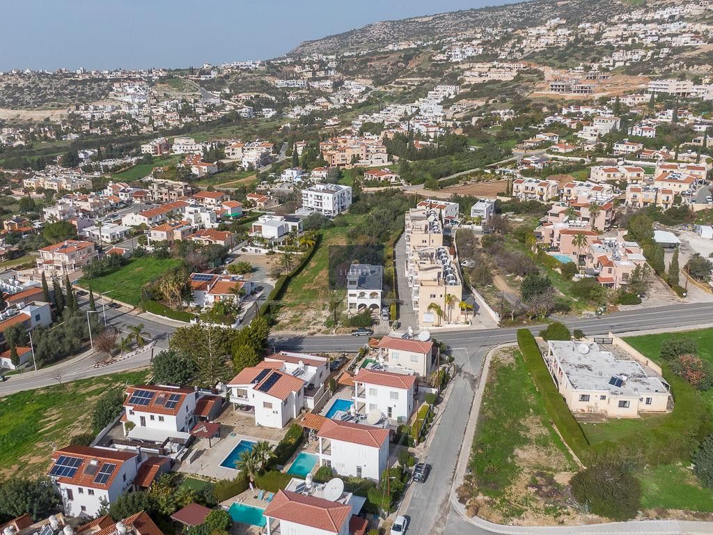 Property photo 3 of 6