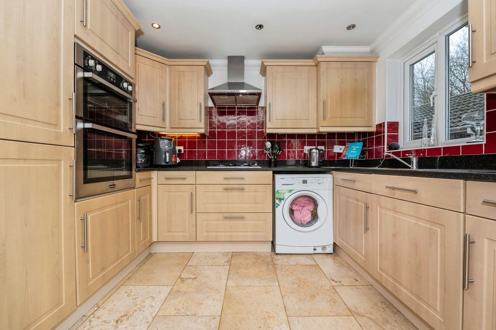 Property photo 3 of 18 Pbox-Img.Jpg