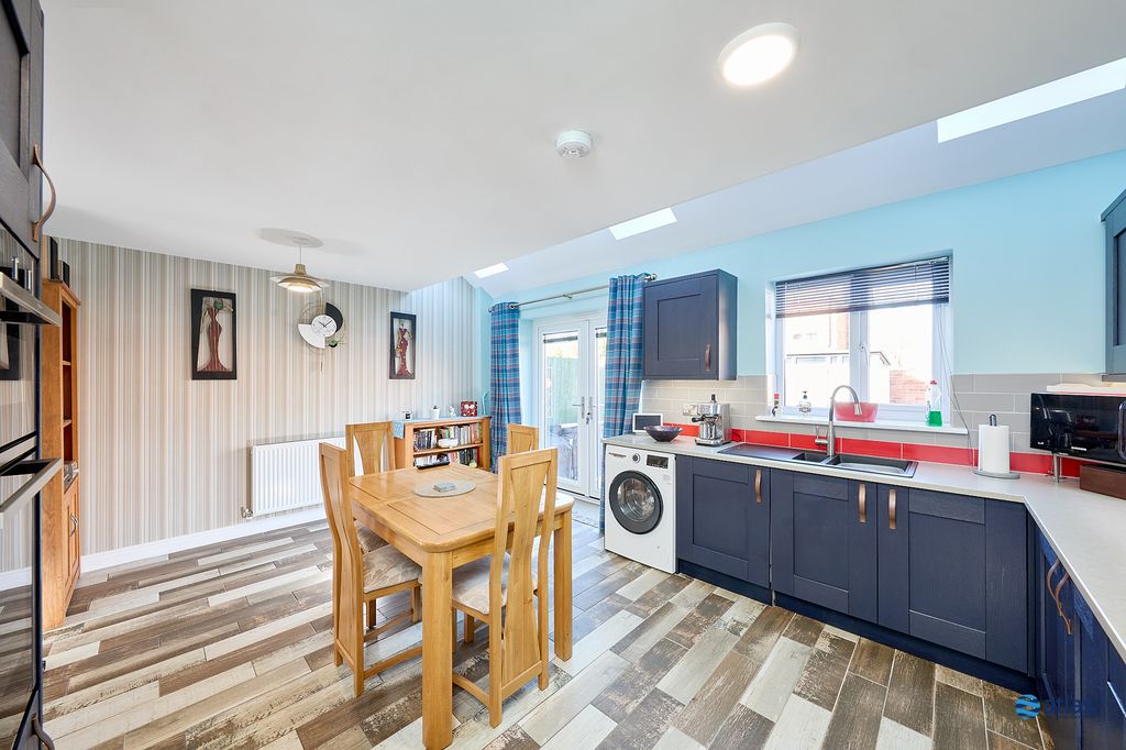 Property photo 2 of 17 Kitchen Diner