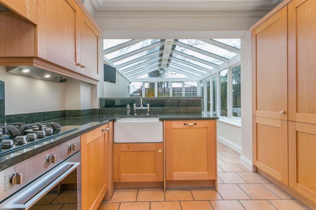 Property photo 2 of 14 Kitchen
