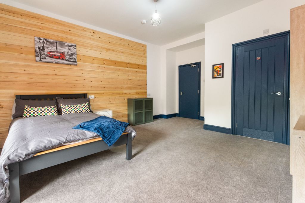 Property photo 1 of 30