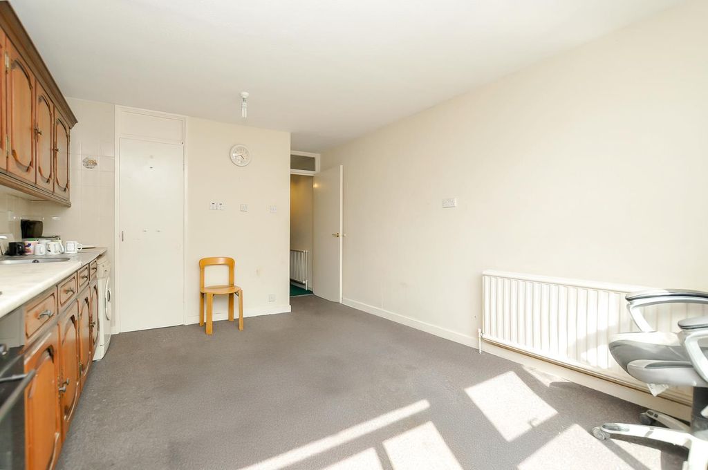 Property photo 3 of 10 3.Jpg