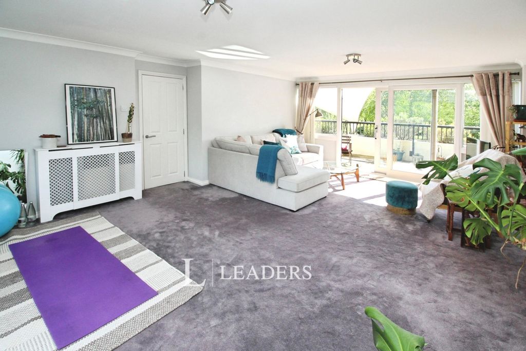 Property photo 2 of 30 Pbox-Img.Jpg