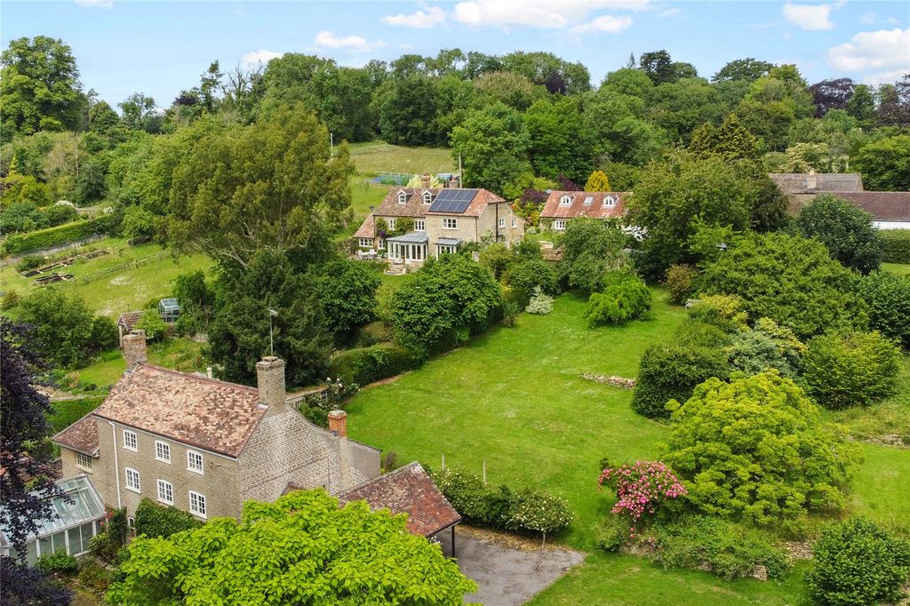 Property photo 2 of 18 View