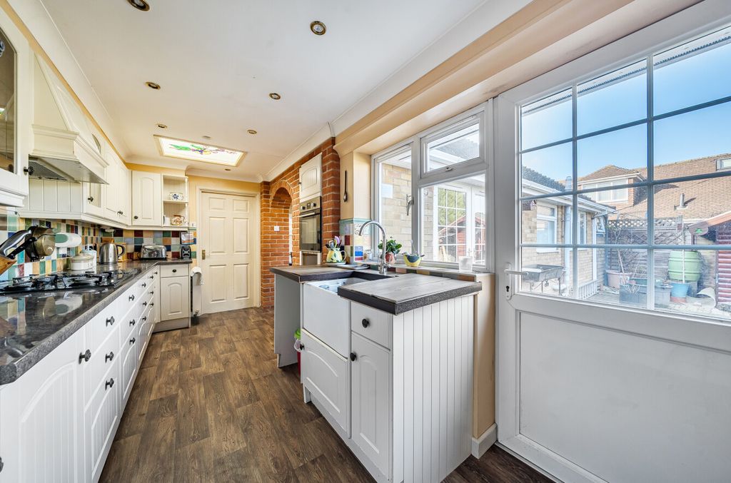 Property photo 3 of 12 14058263698351Ec72F58