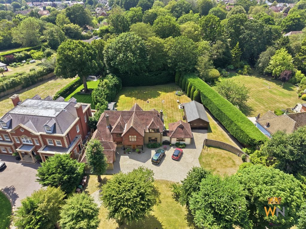 Property photo 3 of 48