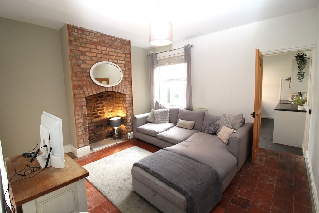 Property photo 3 of 12