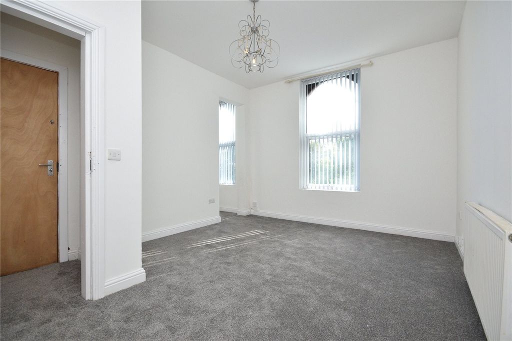 Property photo 1 of 8 Picture No. 06