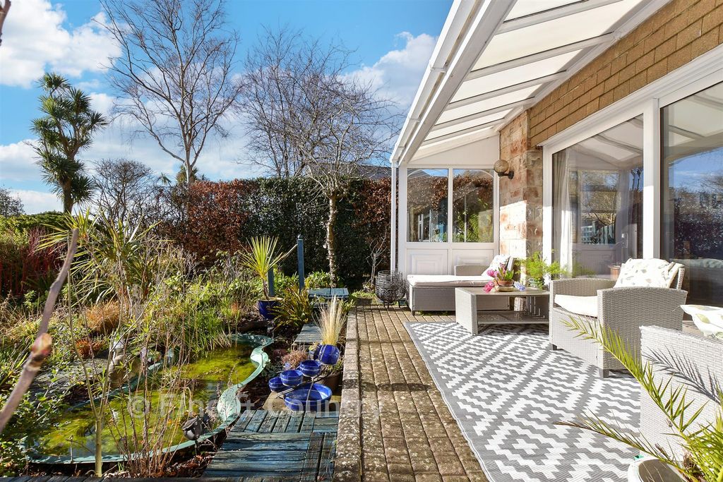 Property photo 1 of 14 External Feature