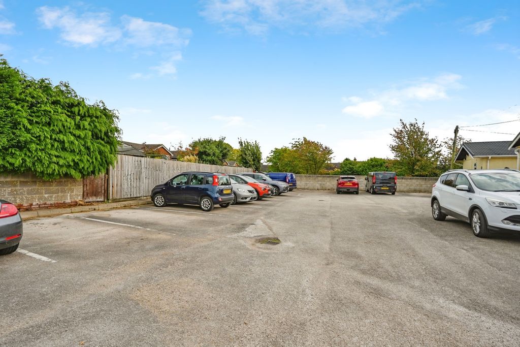 Property photo 3 of 17 Photo