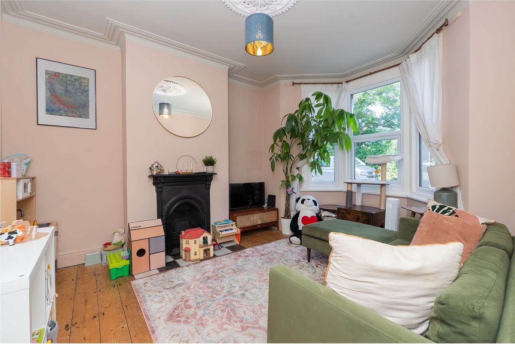 Property photo 3 of 18