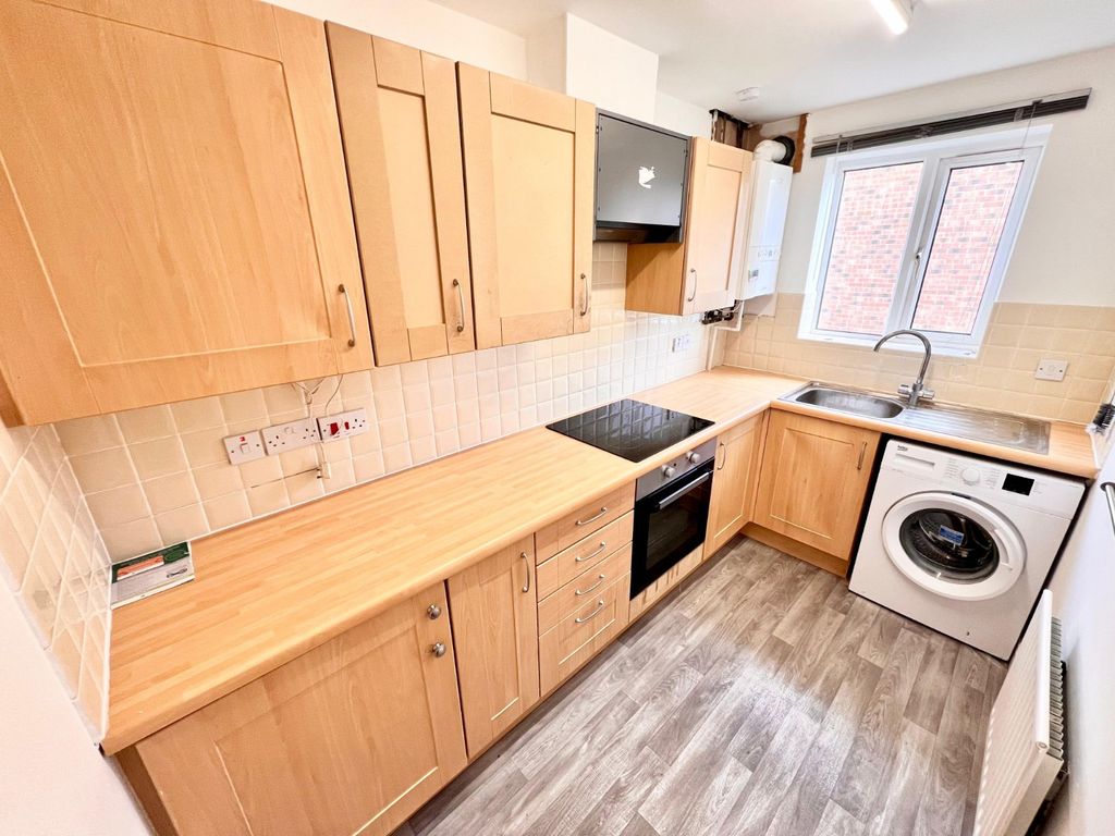 Property photo 2 of 7 Kitchen