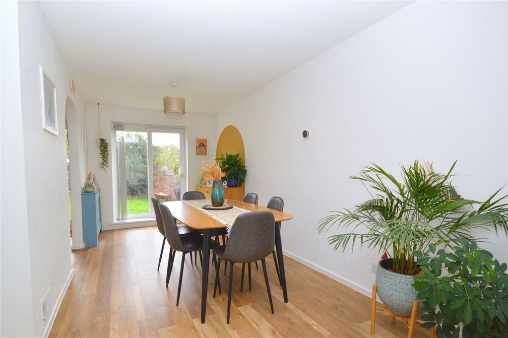 Property photo 3 of 21 3 - Picture No. 33